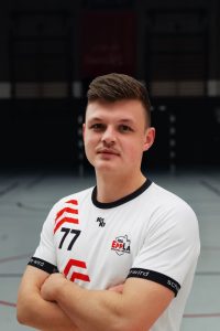 77 Lukas Erdmann
