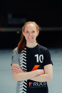 10 Adele Kaus