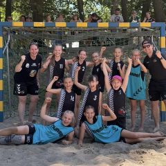 Mädels der wD und wC auf ungewohnten Terrain unterwegs – Weibliche D-Jugend erkämpft sich den Turniersieg 💪🏻 beim Beachhandballturnier in Irmenach 🏝️